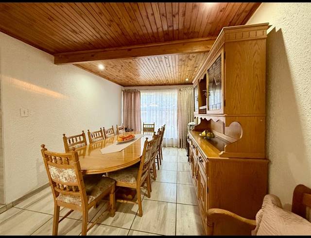 3 BEDROOM HOUSE FOR SALE IN FLORA GARDENS